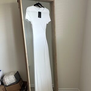 Fashion Nova White Short Sleeve Maxi Dress-slitsation